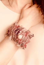 画像をギャラリービューアに読み込む, Luxurious Tweed Bangle Cuff - Dusty Pink
